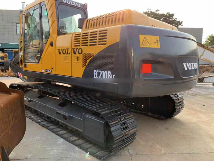 Used Original Volvo Excavator EC210B machinery in stock for sale with high quality and good price - Escavadora de rastos: foto 2 Used Original Volvo Excavator EC210B machinery in stock for sale with high quality and good price - Escavadora de rastos: foto 2