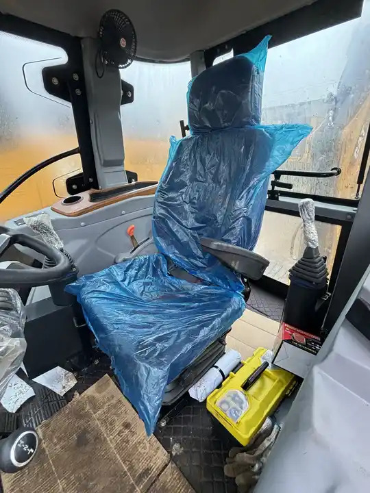 Used caterpillar backhoe loader CAT 420F2 in good condition for sale - Retroescavadeira: foto 5 Used caterpillar backhoe loader CAT 420F2 in good condition for sale - Retroescavadeira: foto 5