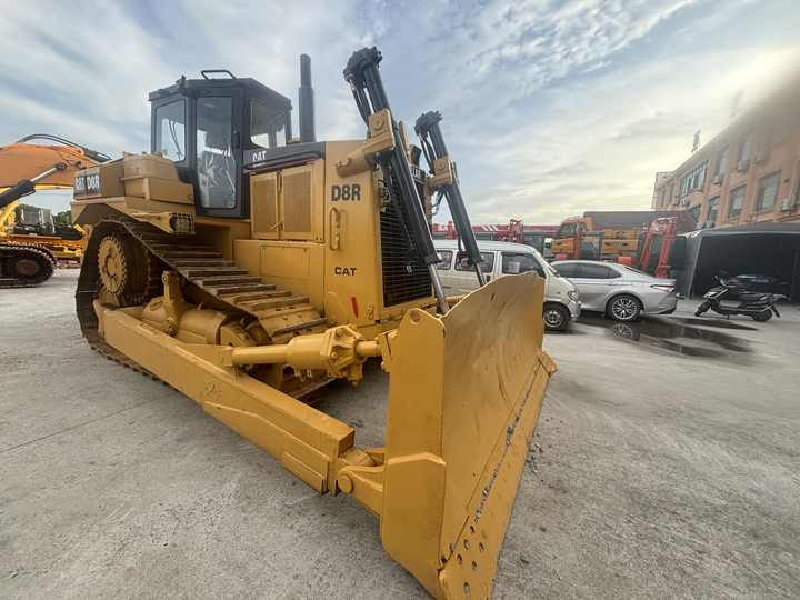 Used caterpillar bulldozer d8r for sale original used crawler bulldozer - Buldôzer: foto 3 Used caterpillar bulldozer d8r for sale original used crawler bulldozer - Buldôzer: foto 3