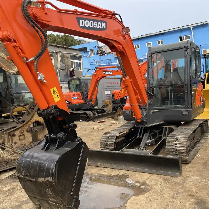 Used excavator Doosan DX60 with excellent working condition on sale Used Doosan DX60 excavator, Doosan DX60 mini excavators - Escavadora de rastos: foto 1 Used excavator Doosan DX60 with excellent working condition on sale Used Doosan DX60 excavator, Doosan DX60 mini excavators - Escavadora de rastos: foto 1