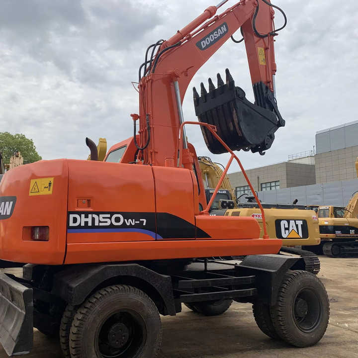 Used excavator doosan dh150 excavators machinery doosan dx60 dx80 dx75 dx225 Good Condition Low price - Escavadora de rastos: foto 1 Used excavator doosan dh150 excavators machinery doosan dx60 dx80 dx75 dx225 Good Condition Low price - Escavadora de rastos: foto 1