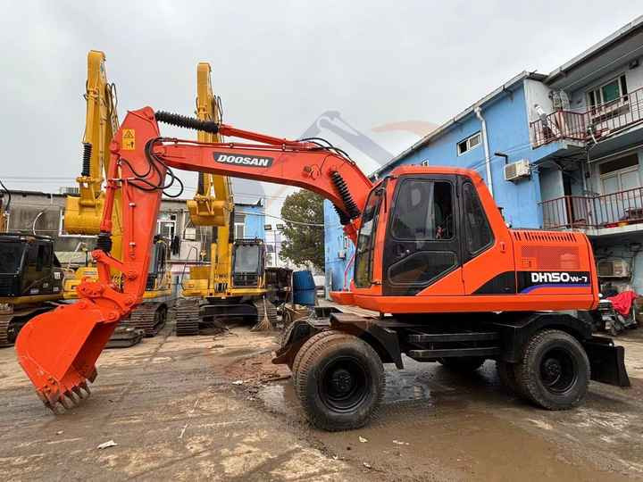 Used excavator doosan dh150 excavators machinery doosan dx60 dx80 dx75 dx225 Good Condition Low price - Escavadora de rastos: foto 3 Used excavator doosan dh150 excavators machinery doosan dx60 dx80 dx75 dx225 Good Condition Low price - Escavadora de rastos: foto 3