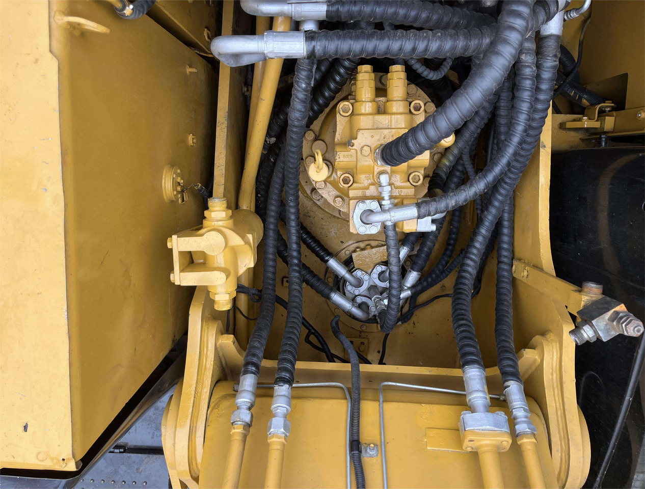 Used excavators cat 320d cat 20 ton excavator with excellent condition - Escavadeira: foto 4 Used excavators cat 320d cat 20 ton excavator with excellent condition - Escavadeira: foto 4