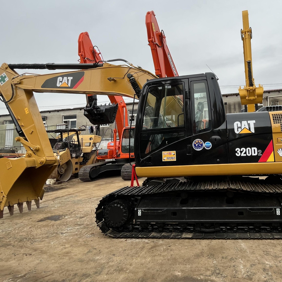 Used excavators cat 320d cat 20 ton excavator with excellent condition - Escavadeira: foto 1 Used excavators cat 320d cat 20 ton excavator with excellent condition - Escavadeira: foto 1