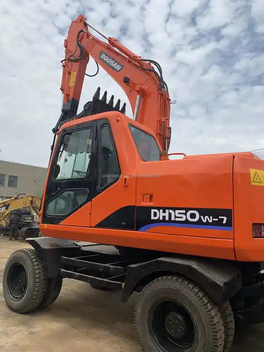 Wheel digging excavator Used DOOSAN150W DH150W DH150W-7 / second-hand KOREA engine DOOSAN DH 150 150W-7 DOOSAN150 - Escavadora de rastos: foto 4 Wheel digging excavator Used DOOSAN150W DH150W DH150W-7 / second-hand KOREA engine DOOSAN DH 150 150W-7 DOOSAN150 - Escavadora de rastos: foto 4