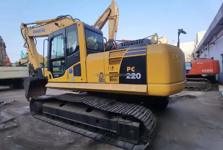 Good condition Japan komatsu pc220-8 used excavator / komatsu pc200-8 pc200-7 pc220-8 excavator second hand komatsu excavator - Escavadora de rastos: foto 5 Good condition Japan komatsu pc220-8 used excavator / komatsu pc200-8 pc200-7 pc220-8 excavator second hand komatsu excavator - Escavadora de rastos: foto 5