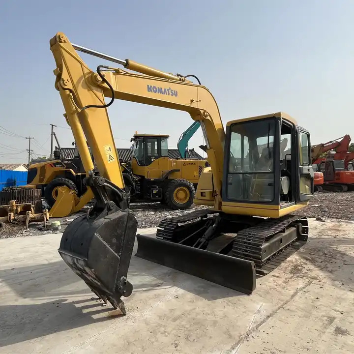 Komatsu used pc60-7 excavator/used 6ton excavator /Komatsu japan pc60-7 mini used excavator for sale Komatsu excavator - Escavadora de rastos: foto 1 Komatsu used pc60-7 excavator/used 6ton excavator /Komatsu japan pc60-7 mini used excavator for sale Komatsu excavator - Escavadora de rastos: foto 1