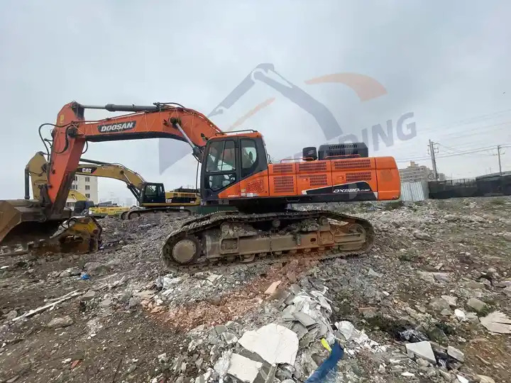 Low price Used Doosan excavator DX520LC-9C in good condition for sale - Escavadora de rastos: foto 5 Low price Used Doosan excavator DX520LC-9C in good condition for sale - Escavadora de rastos: foto 5