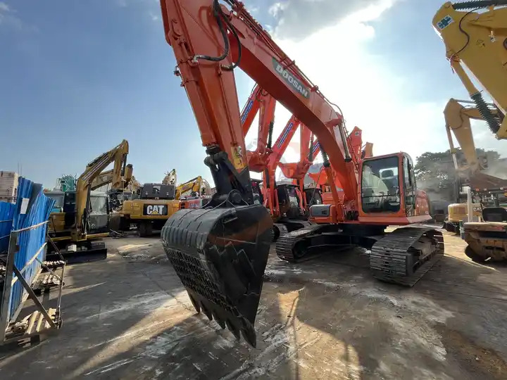 New arrival Used Machinery Doosan300 dx300lc Hydraulic Crawler Backhoe Digger 30ton Used Excavator Doosan DX300LC - Escavadora de rastos: foto 5 New arrival Used Machinery Doosan300 dx300lc Hydraulic Crawler Backhoe Digger 30ton Used Excavator Doosan DX300LC - Escavadora de rastos: foto 5