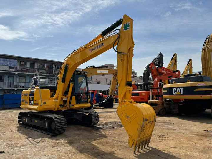 Nice porfmance Japanese Hot Selling Good Condition Used Excavator Komatsu PC130 Cheap Price PC210 PC220-8 pc120 pc130 - Escavadora de rastos: foto 3 Nice porfmance Japanese Hot Selling Good Condition Used Excavator Komatsu PC130 Cheap Price PC210 PC220-8 pc120 pc130 - Escavadora de rastos: foto 3