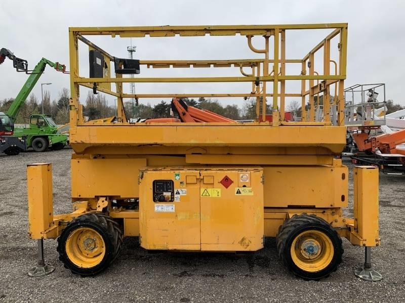 Genie GS-2669 - 10 m, 4x4, diesel - Plataforma de Tijera/ Plataforma de tesoura: foto 5 Genie GS-2669 - 10 m, 4x4, diesel - Plataforma de Tijera/ Plataforma de tesoura: foto 5