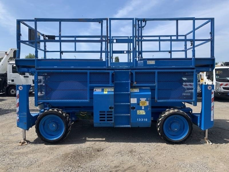 Genie GS4390 - 15,11m, diesel, 4x4 - Plataforma de Tijera/ Plataforma de tesoura: foto 5 Genie GS4390 - 15,11m, diesel, 4x4 - Plataforma de Tijera/ Plataforma de tesoura: foto 5