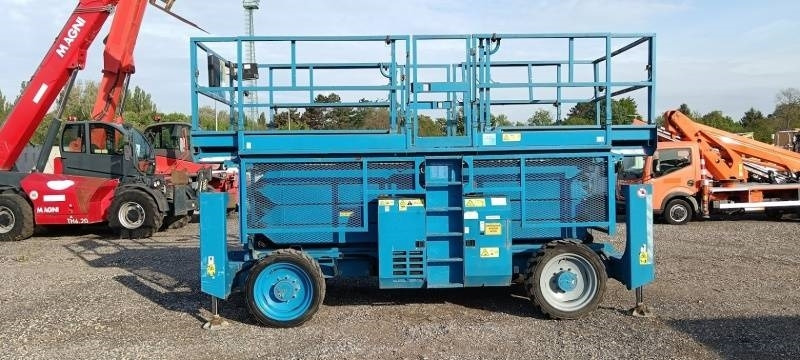 Genie GS4390 - 15,11m, diesel, 4x4 - Plataforma de Tijera/ Plataforma de tesoura: foto 4 Genie GS4390 - 15,11m, diesel, 4x4 - Plataforma de Tijera/ Plataforma de tesoura: foto 4
