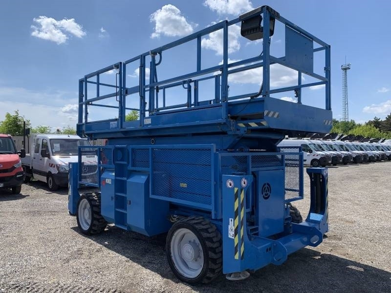 Genie GS5390 - 18m - 4x4 - Diesel - Plataforma de Tijera/ Plataforma de tesoura: foto 1 Genie GS5390 - 18m - 4x4 - Diesel - Plataforma de Tijera/ Plataforma de tesoura: foto 1