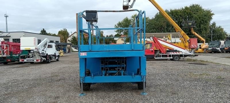 Haulotte H12SXL - 12m, 4x4, diesel - Plataforma de Tijera/ Plataforma de tesoura: foto 3 Haulotte H12SXL - 12m, 4x4, diesel - Plataforma de Tijera/ Plataforma de tesoura: foto 3