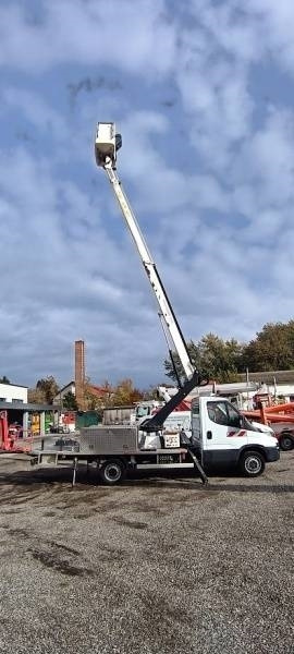 Caminhão com plataforma aérea Iveco Daily Klubb KT48 - 16m, 200kg: foto 9 Caminhão com plataforma aérea Iveco Daily Klubb KT48 - 16m, 200kg: foto 9