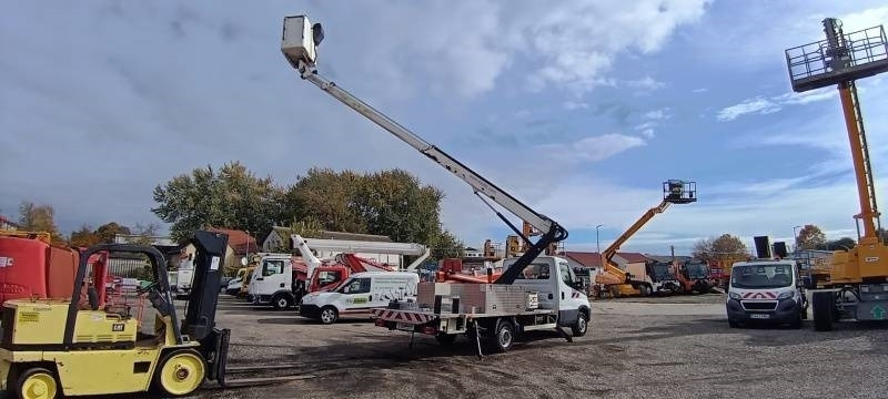 Caminhão com plataforma aérea Iveco Daily Klubb KT48 - 16m, 200kg: foto 10 Caminhão com plataforma aérea Iveco Daily Klubb KT48 - 16m, 200kg: foto 10