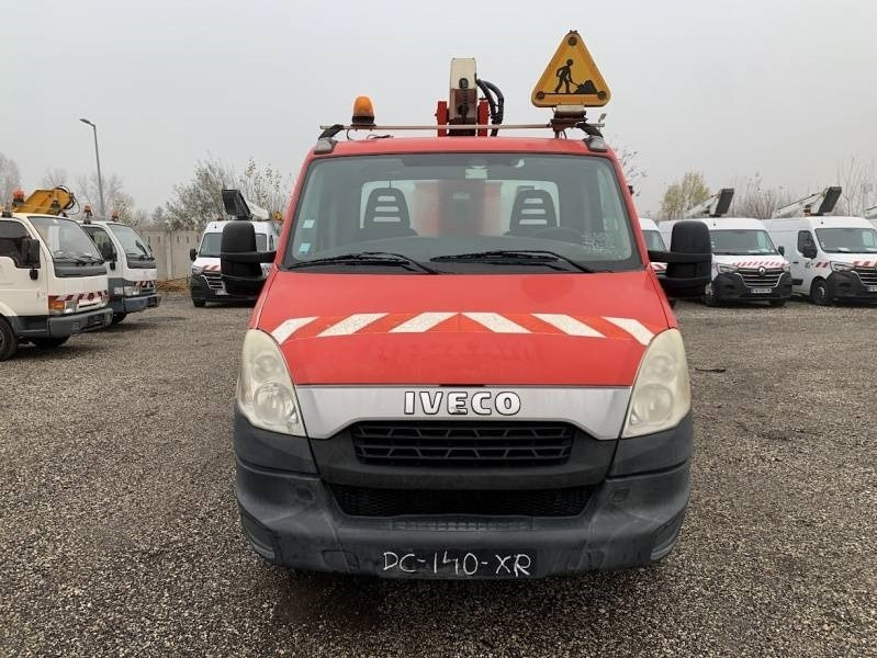 Iveco Daily Multitel 160 ALU DS - 16m - Caminhão com plataforma aérea: foto 3 Iveco Daily Multitel 160 ALU DS - 16m - Caminhão com plataforma aérea: foto 3
