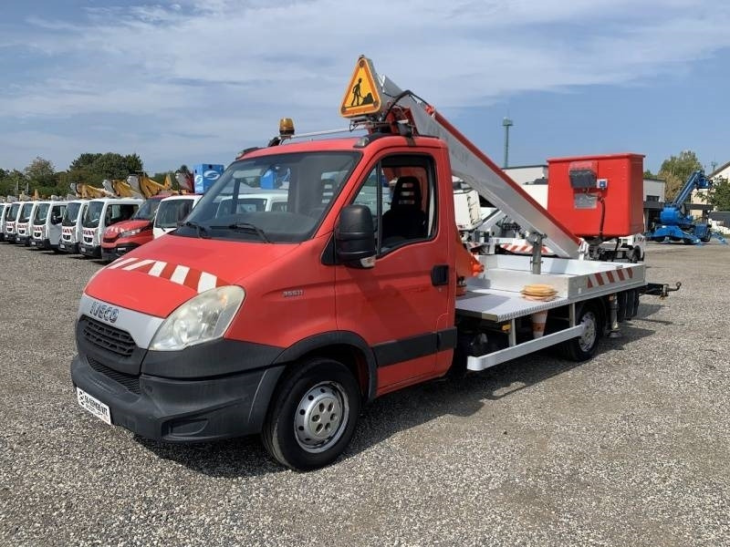 Iveco Daily Multitel 160 ALU DS - 16m - Caminhão com plataforma aérea: foto 2 Iveco Daily Multitel 160 ALU DS - 16m - Caminhão com plataforma aérea: foto 2