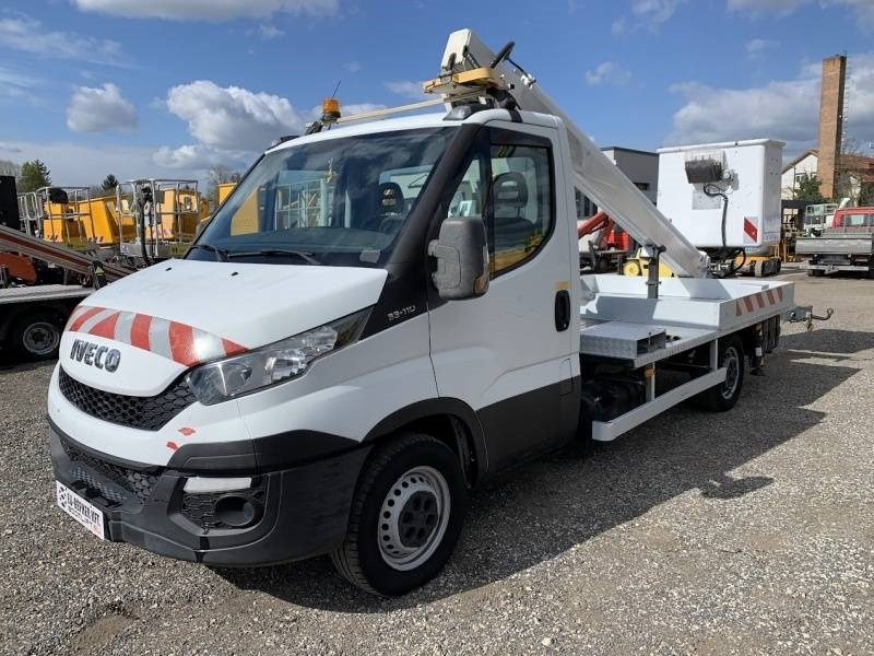 Iveco Daily Multitel 160 ALU DS - 16m - Caminhão com plataforma aérea: foto 2 Iveco Daily Multitel 160 ALU DS - 16m - Caminhão com plataforma aérea: foto 2