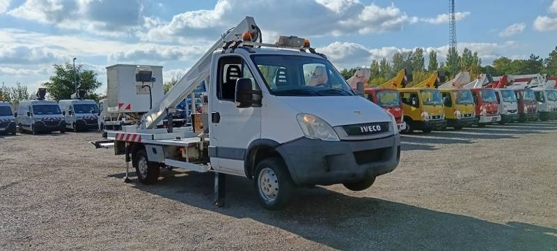 Iveco Daily Multitel 160 ALU DS - 16m - Caminhão com plataforma aérea: foto 1 Iveco Daily Multitel 160 ALU DS - 16m - Caminhão com plataforma aérea: foto 1