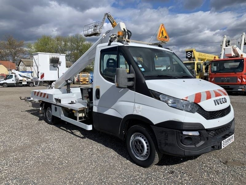 Iveco Daily Multitel 160 ALU DS - 16m - Caminhão com plataforma aérea: foto 1 Iveco Daily Multitel 160 ALU DS - 16m - Caminhão com plataforma aérea: foto 1