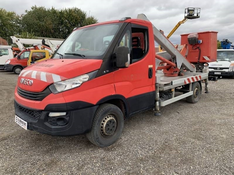 Iveco Daily Multitel MX170 - 17m - 200 kg - Caminhão com plataforma aérea: foto 2 Iveco Daily Multitel MX170 - 17m - 200 kg - Caminhão com plataforma aérea: foto 2