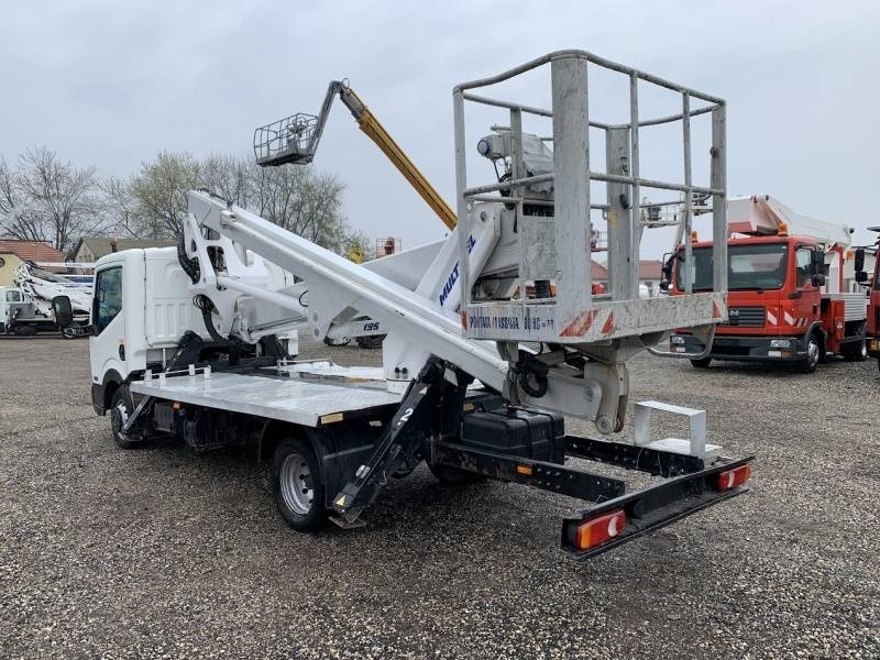 Caminhão com plataforma aérea Nissan Cabstar Multitel HX195 - 19,5m: foto 7 Caminhão com plataforma aérea Nissan Cabstar Multitel HX195 - 19,5m: foto 7