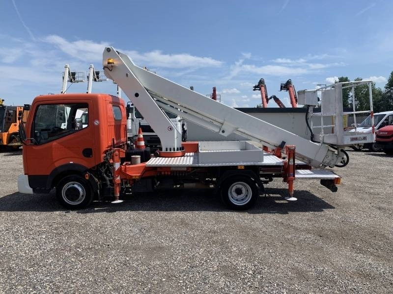 Nissan Cabstar Ruthmann-Steiger TB220 - 22,1m - 200 kg - Caminhão com plataforma aérea: foto 4 Nissan Cabstar Ruthmann-Steiger TB220 - 22,1m - 200 kg - Caminhão com plataforma aérea: foto 4