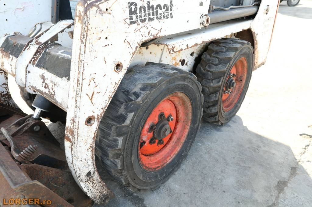 Mini pá carregadora Bobcat 553: foto 6
