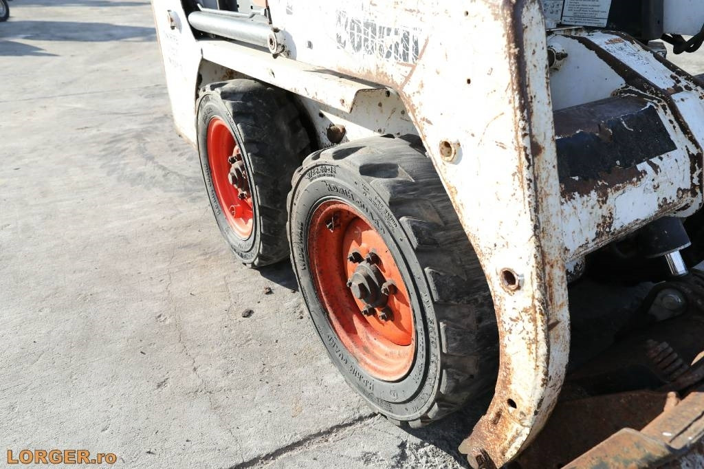 Mini pá carregadora Bobcat 553: foto 7