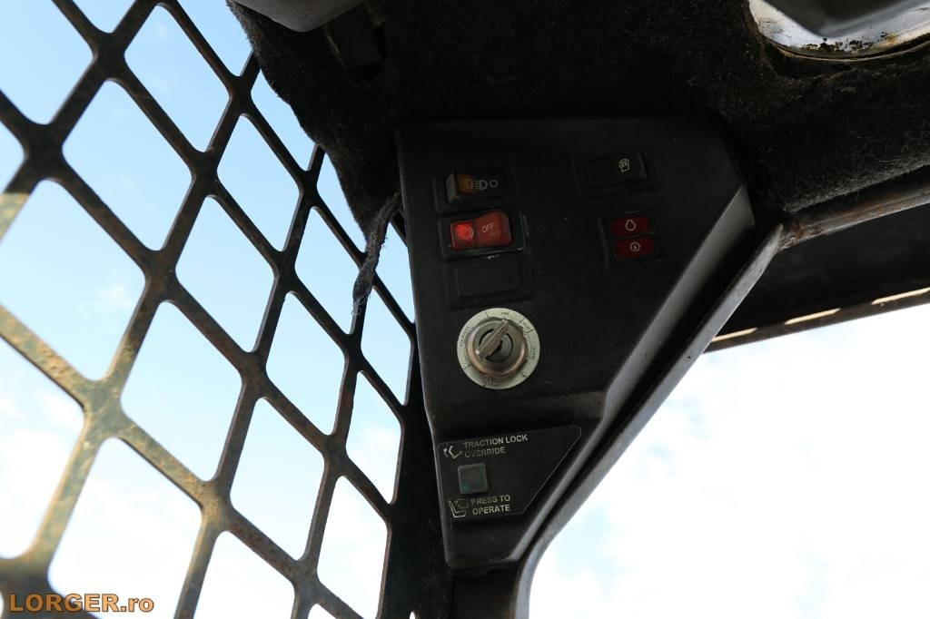 Mini pá carregadora Bobcat 553: foto 10