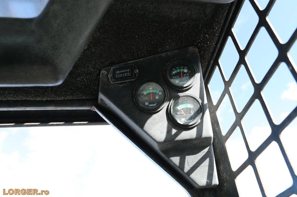Mini pá carregadora Bobcat 553: foto 11