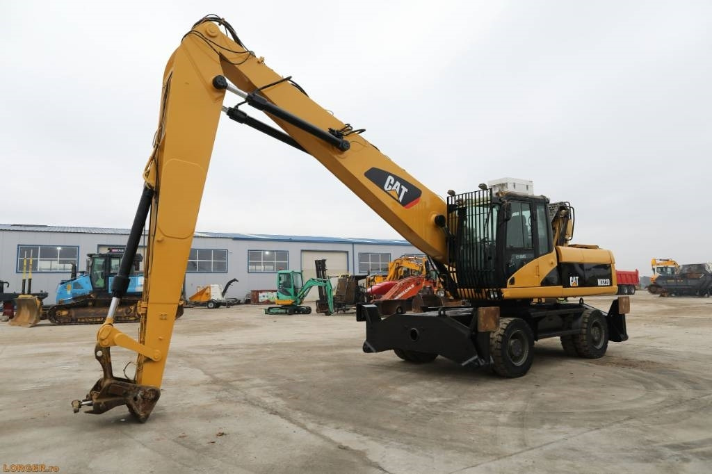 CAT M 322 D - Manipulador de material: foto 1 CAT M 322 D - Manipulador de material: foto 1