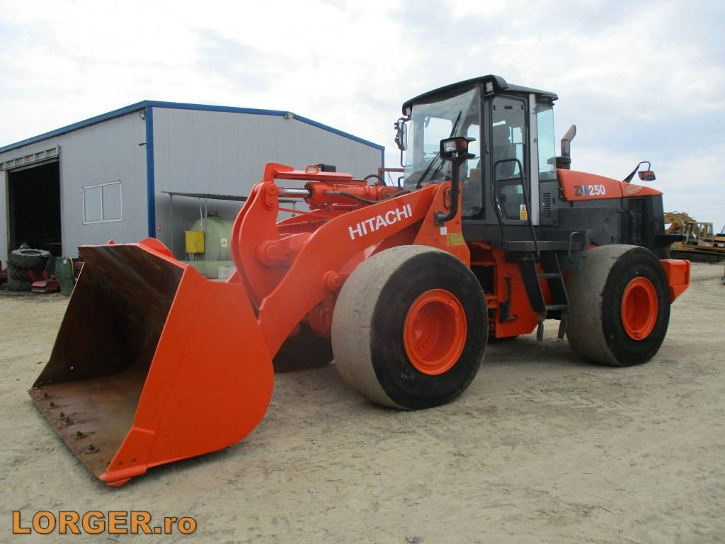 Hitachi ZW 250 - Pá carregadora de rodas: foto 1 Hitachi ZW 250 - Pá carregadora de rodas: foto 1