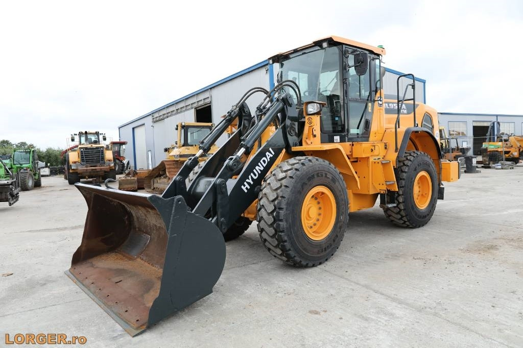 Hyundai HL 955 A - Pá carregadora de rodas: foto 1 Hyundai HL 955 A - Pá carregadora de rodas: foto 1