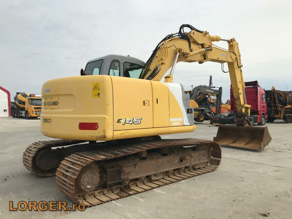 New Holland E 145 - Escavadora de rastos: foto 5 New Holland E 145 - Escavadora de rastos: foto 5