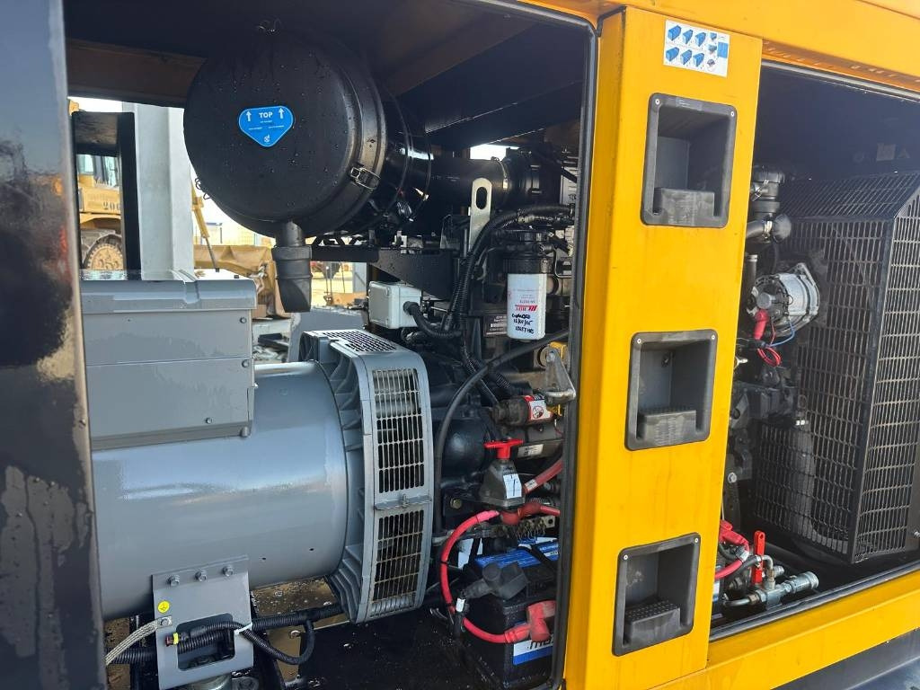 Sdmo R165 C3 - Gerador elétrico: foto 3 Sdmo R165 C3 - Gerador elétrico: foto 3