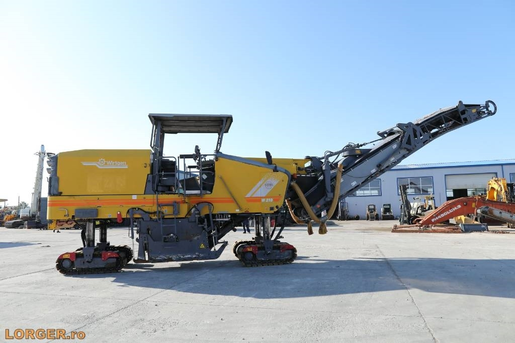 Wirtgen W 210 - Aplainadora (Fresadora): foto 5 Wirtgen W 210 - Aplainadora (Fresadora): foto 5