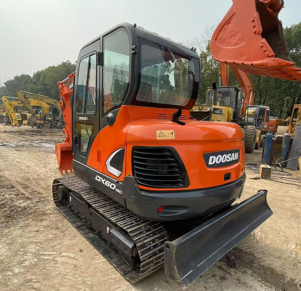 Doosan dx60-9 - Escavadeira: foto 2 Doosan dx60-9 - Escavadeira: foto 2