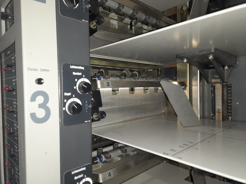 Horizon AC-8000 S | collator | 8 stations | 1992 - Máquina de impressão: foto 2 Horizon AC-8000 S | collator | 8 stations | 1992 - Máquina de impressão: foto 2