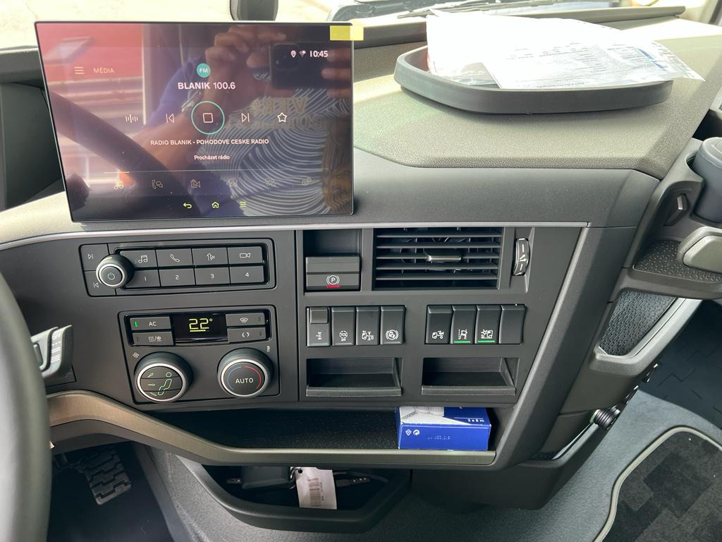 Tractor novo VOLVO FH 500 / Leather/ VEB+/ Air/ 2 tanks/ i-Parkcool/: foto 8 Tractor novo VOLVO FH 500 / Leather/ VEB+/ Air/ 2 tanks/ i-Parkcool/: foto 8