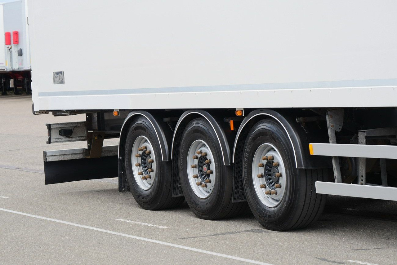 EKERI T3-A /SEITLICHE TÜREN /FALTWAND 2700 mm - Semi-reboque furgão: foto 5 EKERI T3-A /SEITLICHE TÜREN /FALTWAND 2700 mm - Semi-reboque furgão: foto 5