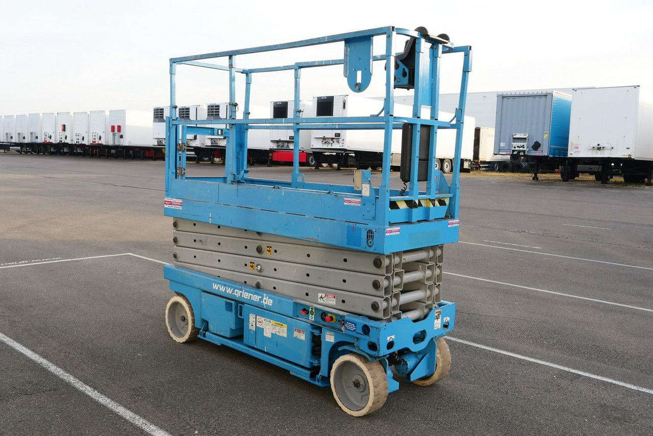 Genie SCHERENHEBEBÜHNE GENIE GS 2632 nur 542 H - Caminhão com plataforma aérea: foto 4 Genie SCHERENHEBEBÜHNE GENIE GS 2632 nur 542 H - Caminhão com plataforma aérea: foto 4