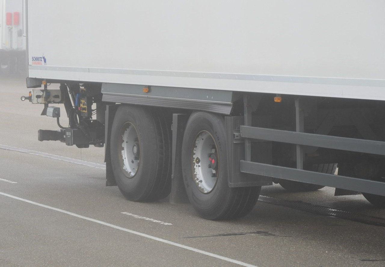 Schmitz Cargobull SKO 20 / LZG LENKACHSE /TK SLX / LBW 2000 kg - Semi-reboque furgão: foto 5 Schmitz Cargobull SKO 20 / LZG LENKACHSE /TK SLX / LBW 2000 kg - Semi-reboque furgão: foto 5