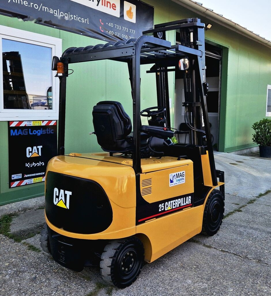 Caterpillar EP25 - Empilhador retráctil: foto 3 Caterpillar EP25 - Empilhador retráctil: foto 3