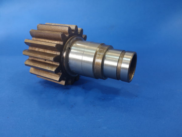 010060A Wałek silnika obrotu Sunward SWE 17, SWE 15 - Motor de giro por Máquina de construção: foto 1 010060A Wałek silnika obrotu Sunward SWE 17, SWE 15 - Motor de giro por Máquina de construção: foto 1