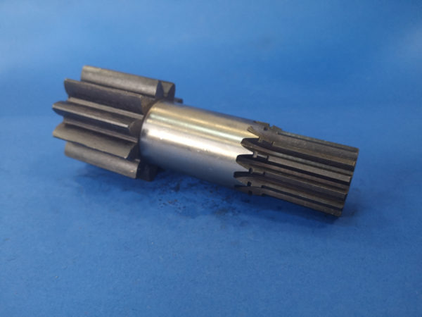 010160A Wałek silnika obrotu Yanmar YB10 - Motor de giro por Máquina de construção: foto 1 010160A Wałek silnika obrotu Yanmar YB10 - Motor de giro por Máquina de construção: foto 1