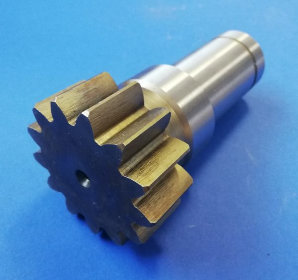 010440A Wałek silnika obrotu Yanmar YB151U - Motor de giro por Máquina de construção: foto 1 010440A Wałek silnika obrotu Yanmar YB151U - Motor de giro por Máquina de construção: foto 1