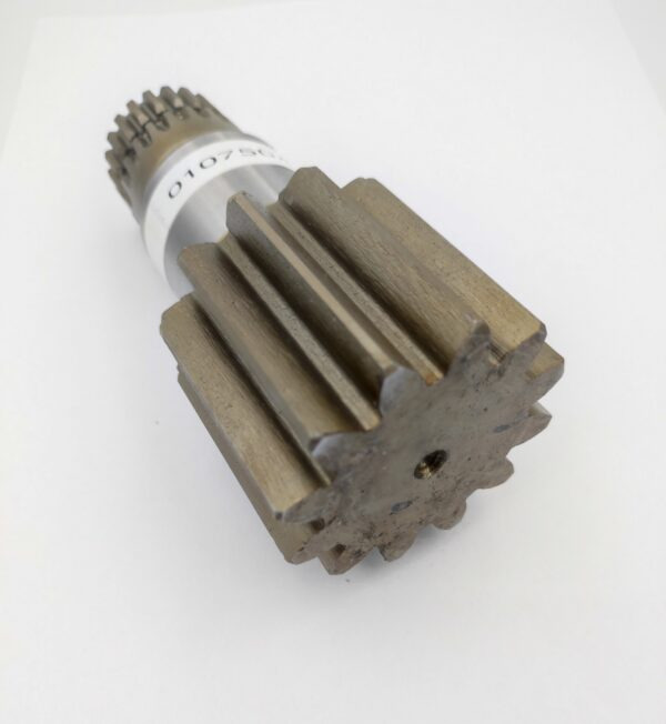 010750A Wałek silnika obrotu Takeuchi TB 225 - Motor de giro por Máquina de construção: foto 1 010750A Wałek silnika obrotu Takeuchi TB 225 - Motor de giro por Máquina de construção: foto 1
